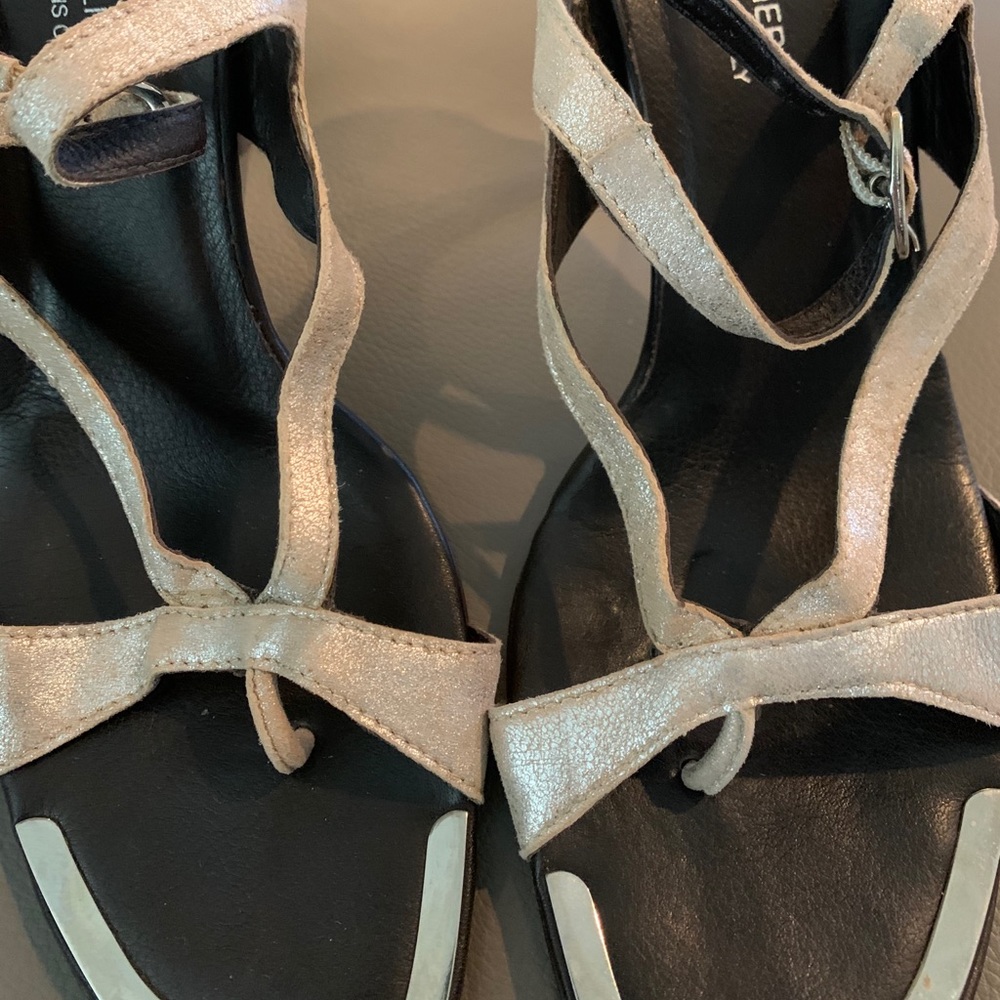 Donald J Pliner Sandals - Picture 6 of 12